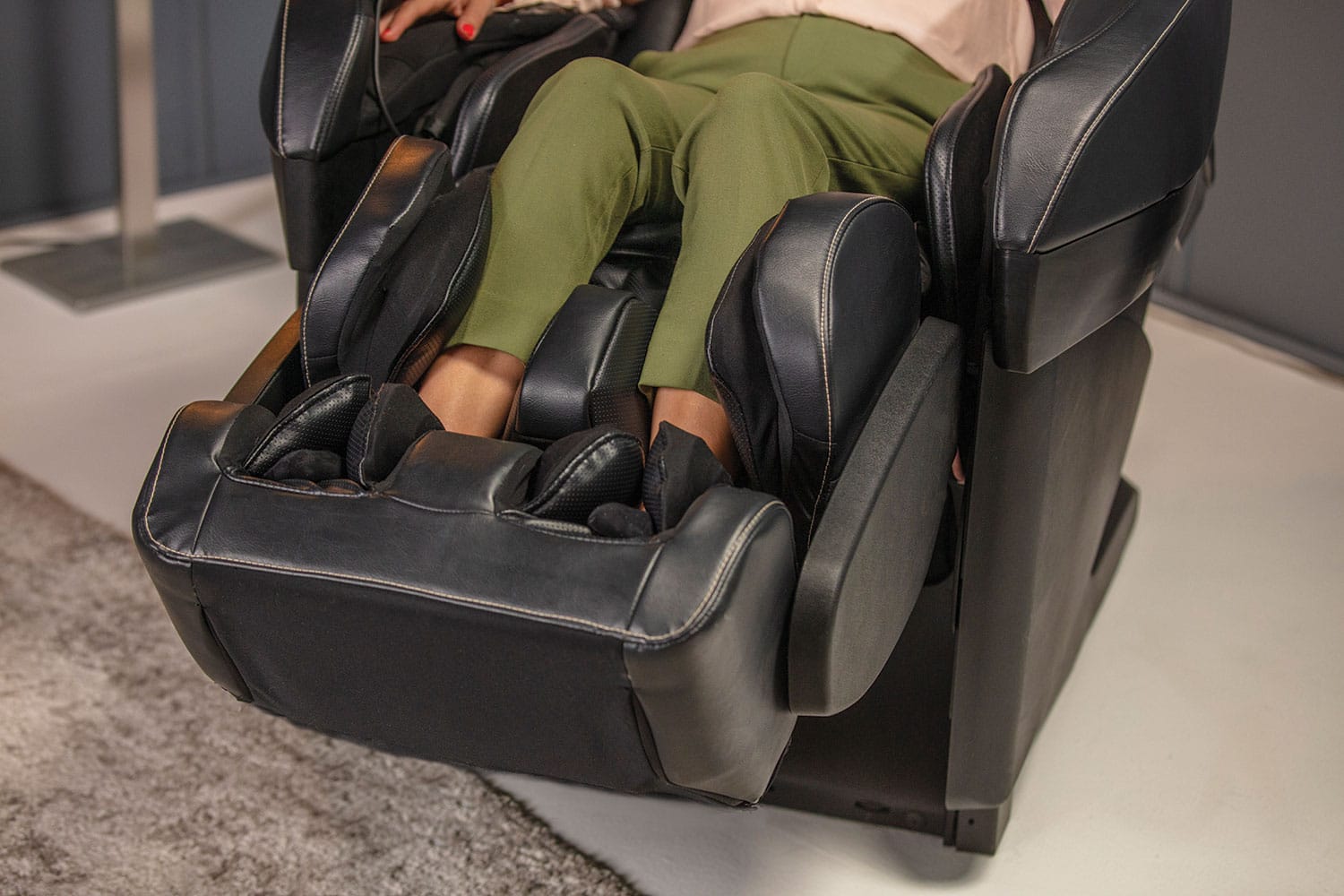 Panasonic MAK1 Real Pro Ultra Zero Gravity Massage Chair